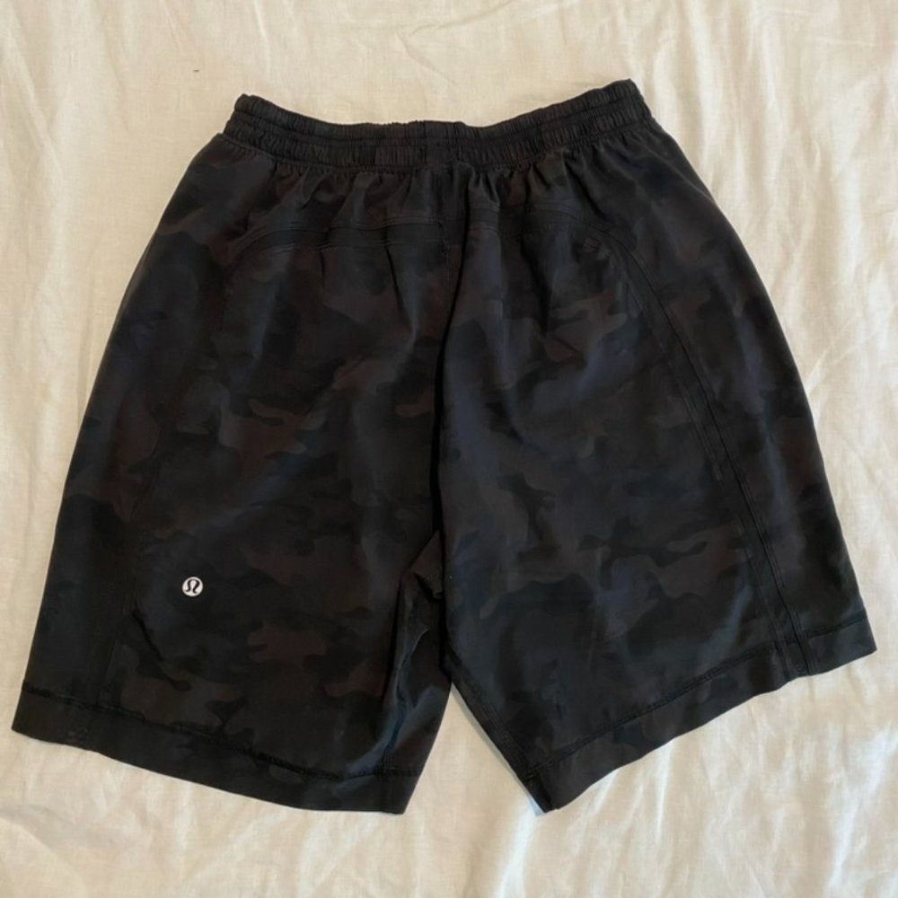 Men's Lululemon 9" Pacebreaker Short.
